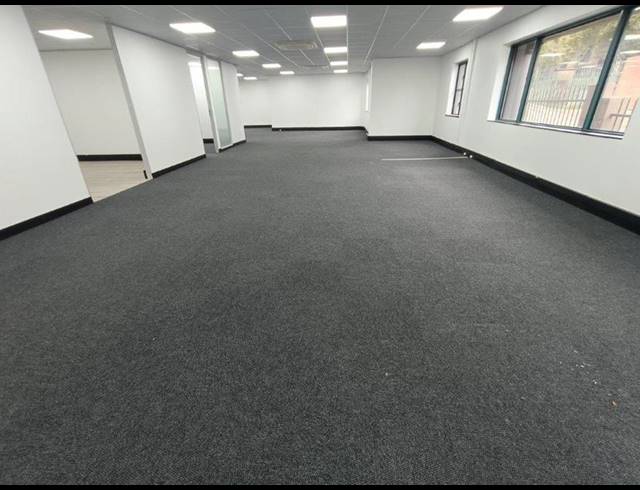 BUSINESS PROPERTY TO RENT IN SUNNINGHILL